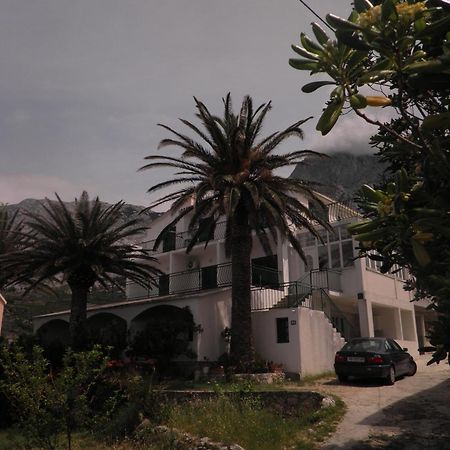Apartments Tri Palme Baska Voda Luaran gambar