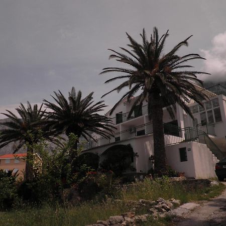Apartments Tri Palme Baska Voda Luaran gambar