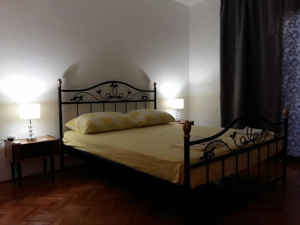 Apartments Tri Palme Baska Voda Luaran gambar
