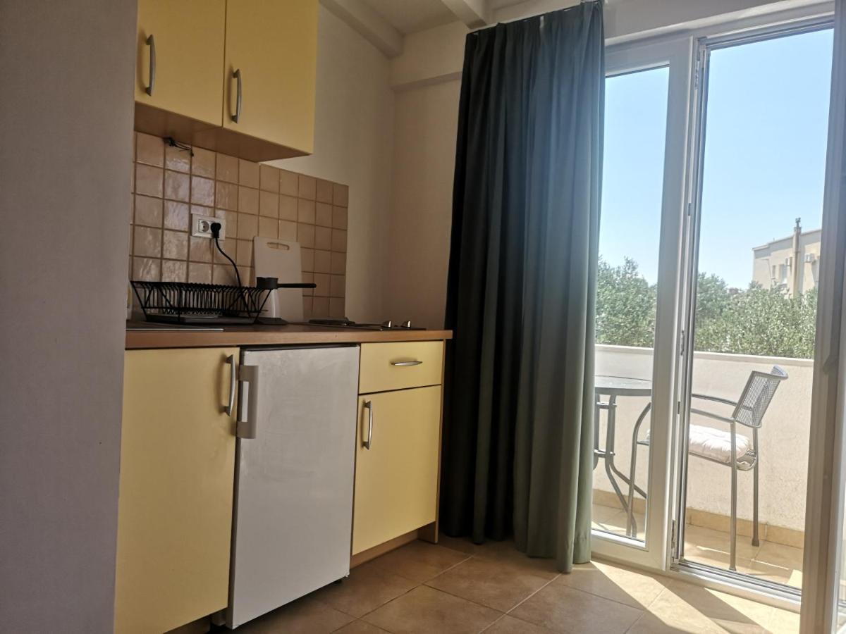 Apartments Tri Palme Baska Voda Luaran gambar