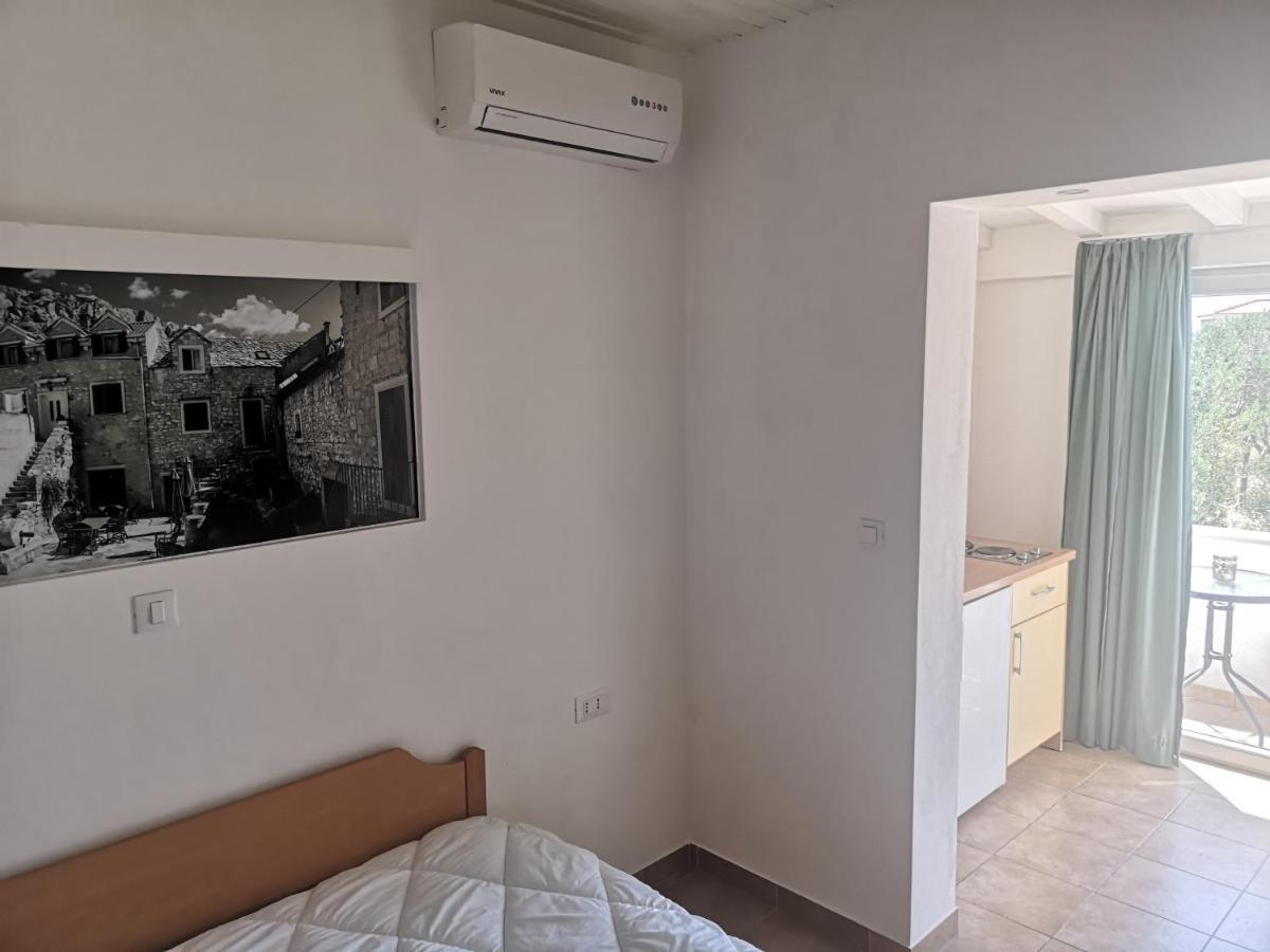 Apartments Tri Palme Baska Voda Luaran gambar