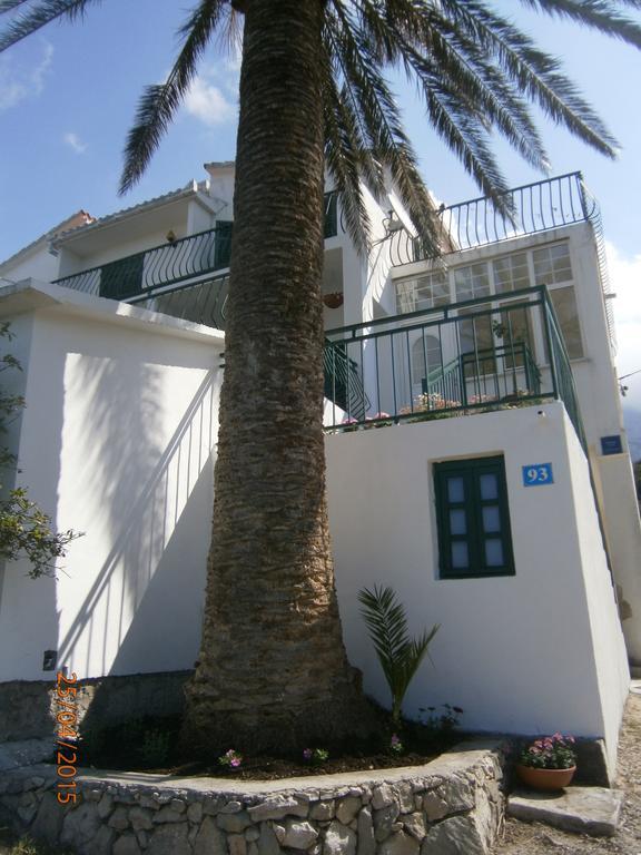 Apartments Tri Palme Baska Voda Bilik gambar