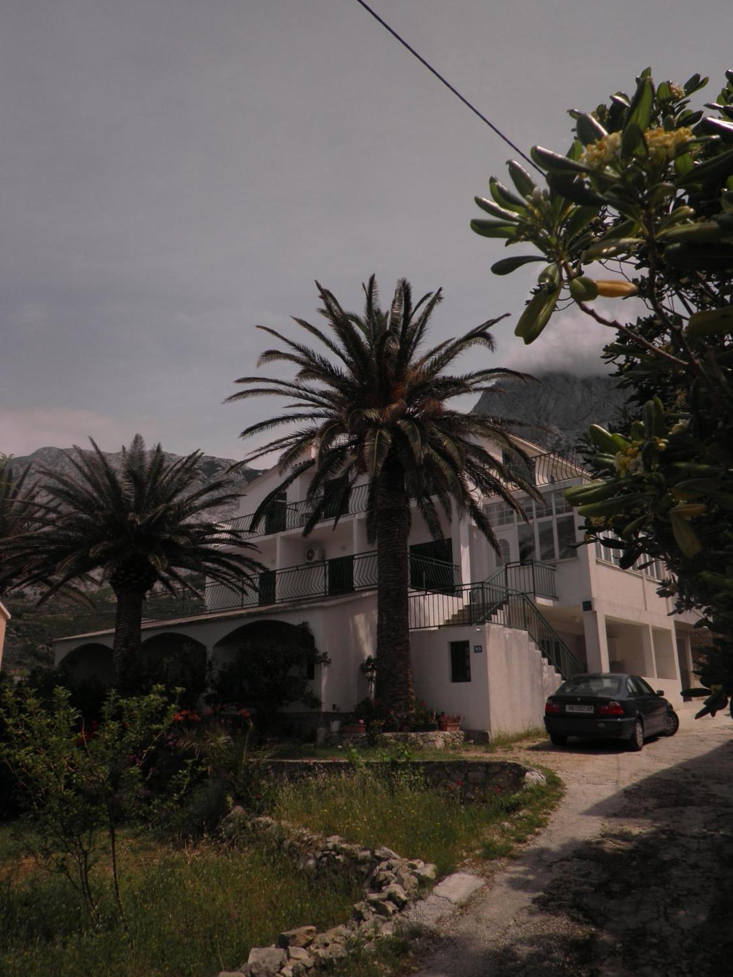 Apartments Tri Palme Baska Voda Luaran gambar