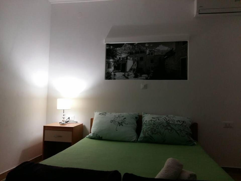 Apartments Tri Palme Baska Voda Luaran gambar