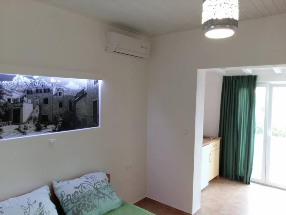 Apartments Tri Palme Baska Voda Luaran gambar